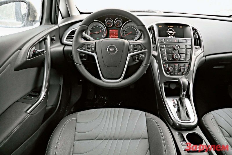 1640536422_12-hdpic-club-p-opel-astra-j-salon-21.jpg