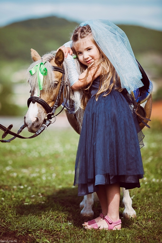 2013_06_21_Child_and_Horses_web-105.jpg