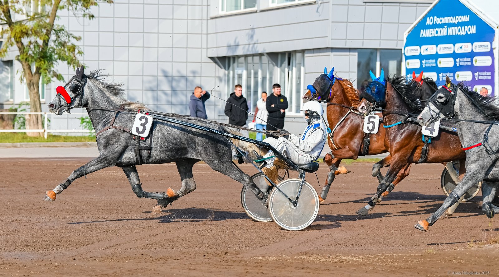 D9-fOMtAAaA-1.jpg