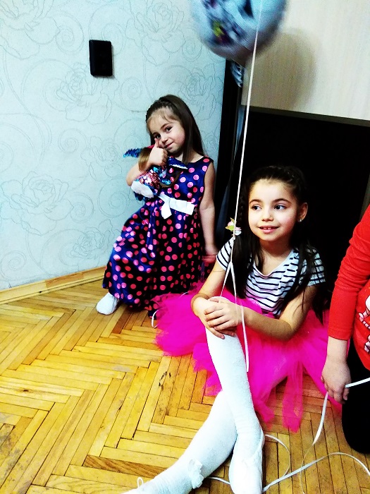 даша и лера.jpg