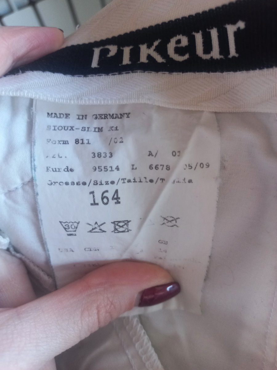 -EEUSNajaAI.jpg
