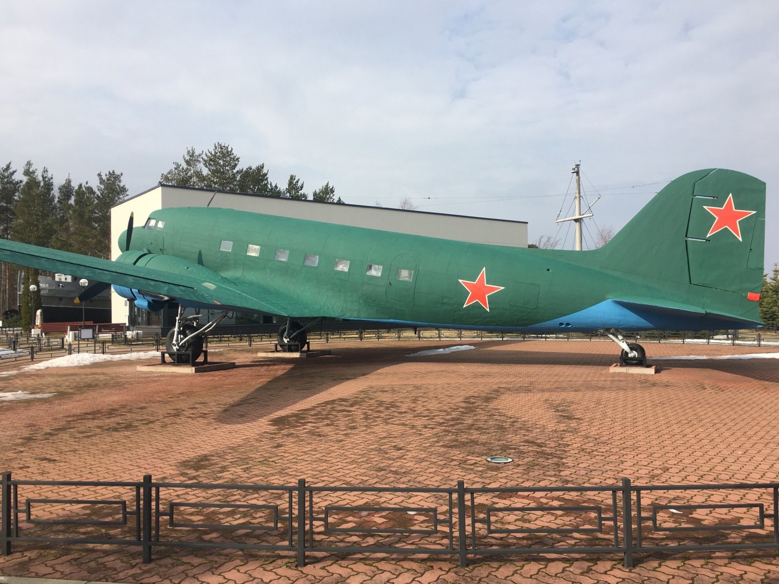 F6BDs-5QAYM.jpg