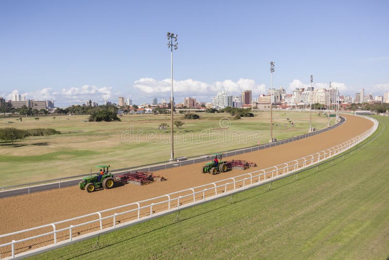 horse-racing-tracks-tractors-grading-surface-race-poly-track-around-royal-durban-golf-course-l...jpg