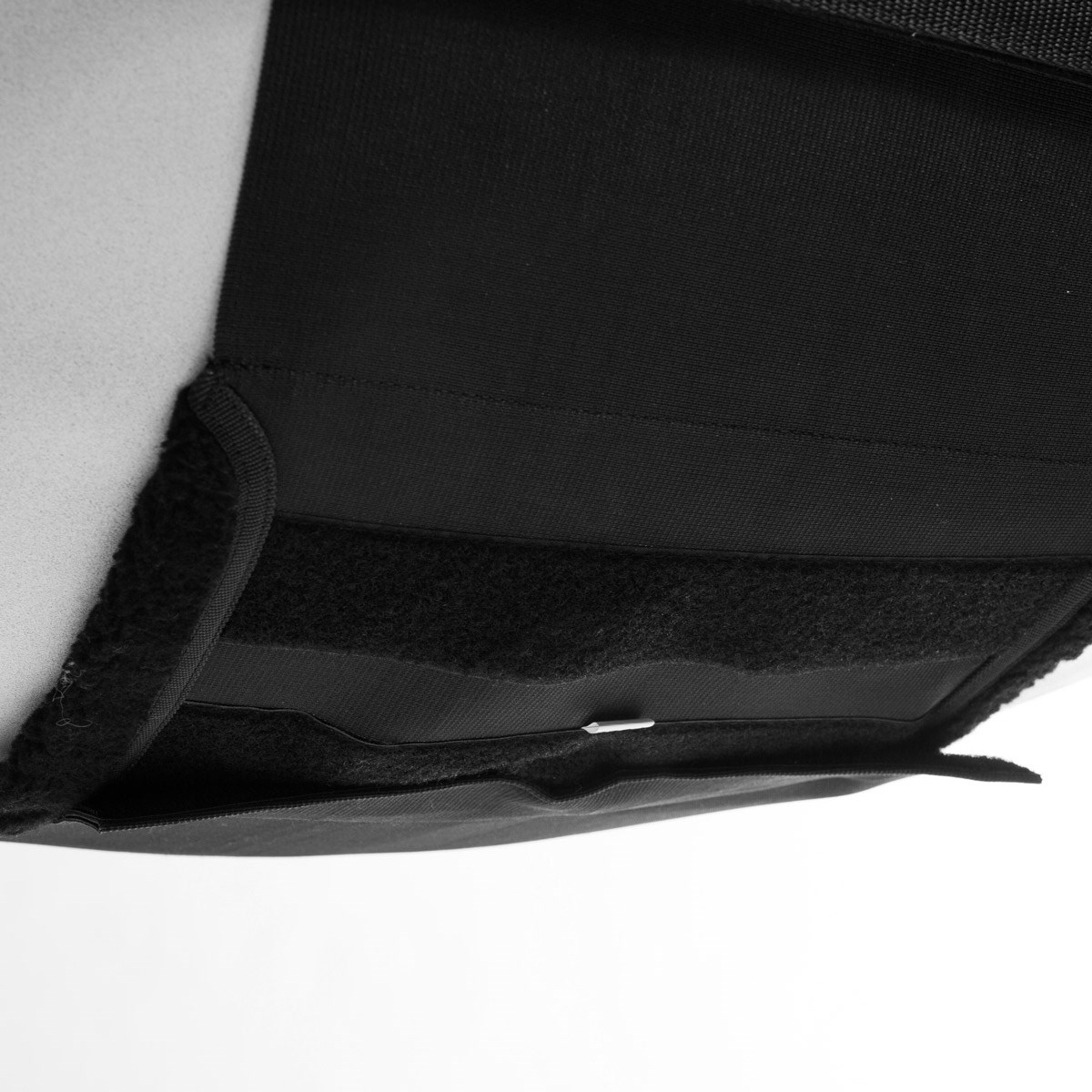 horze_belly_guard_velcro_blk.jpg