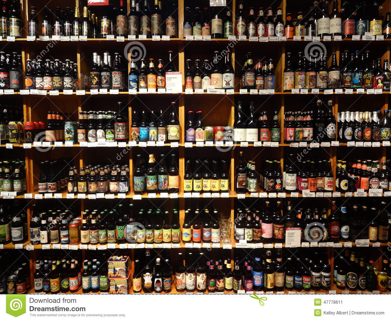 huge-selection-beer-supermarket-47778611.jpg