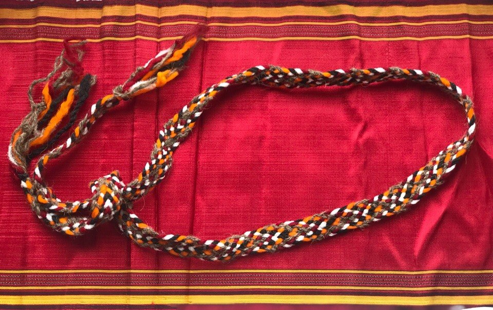 Праздничная ковровая аладжа, выполнена мастером-ковровщиком в Туркмении. Ширина 6 см .jpg