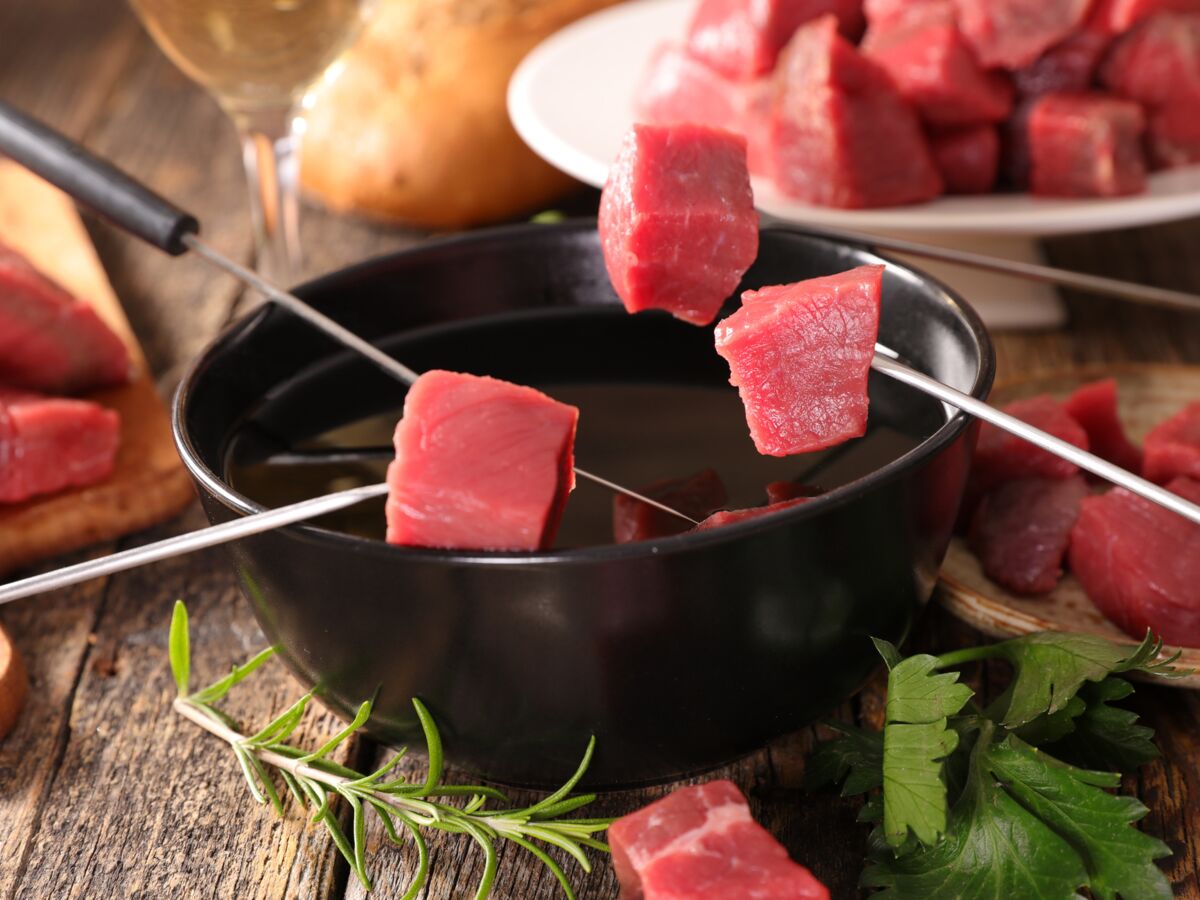 quelle-viande-choisir-pour-une-fondue-bourguignonne-l-astuce-pour-eviter-les-odeurs.jpg