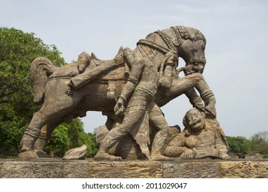 rock-sculpture-horse-crushing-soldier-260nw-2011029047.webp