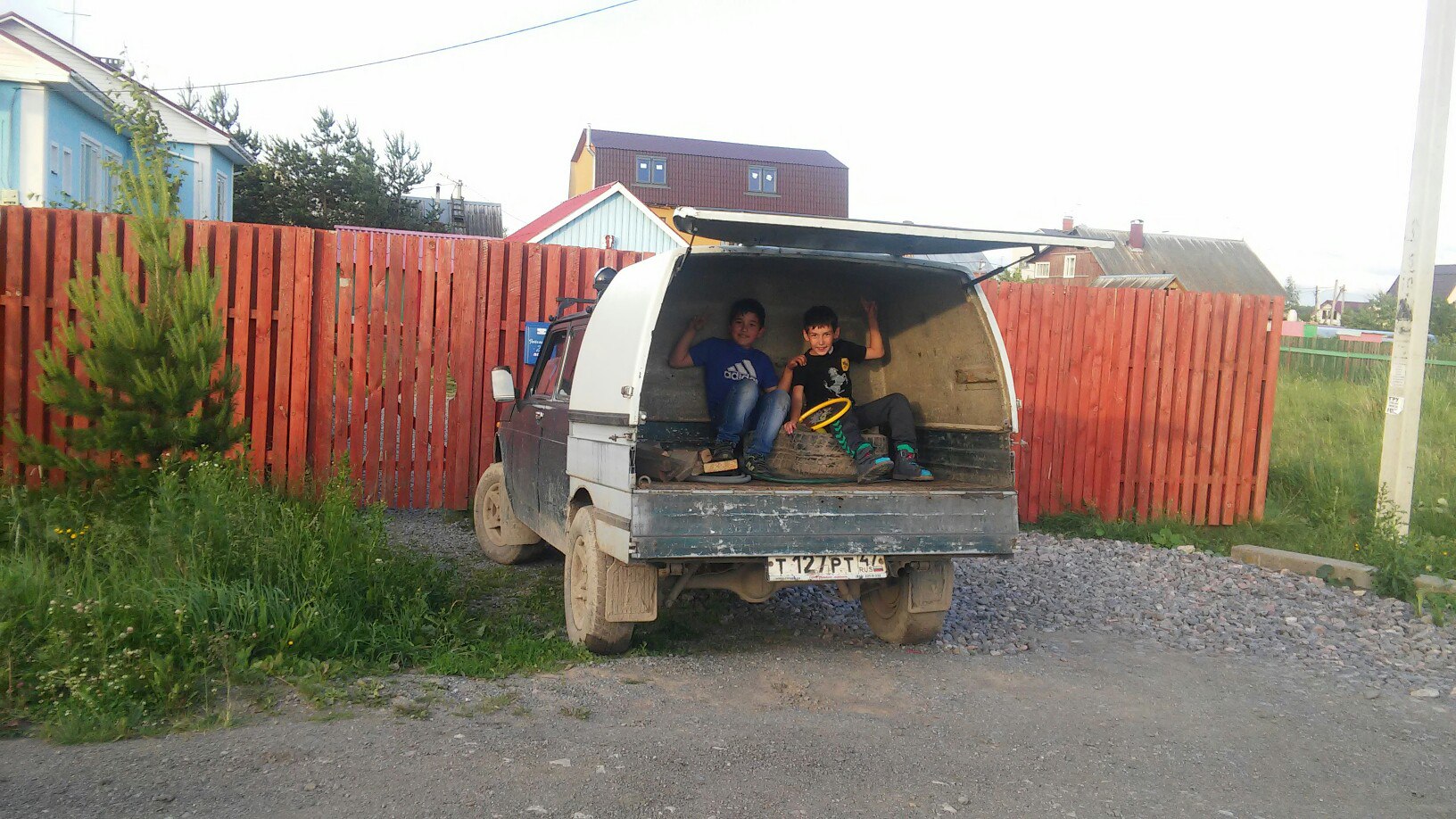 yhxq_sdeb7I.jpg