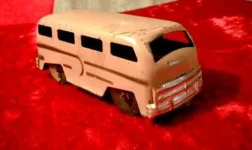автобус металлический.webp