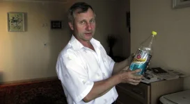 Дед Максай cо Швепсом.webp