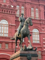 monument_jukov_2.webp