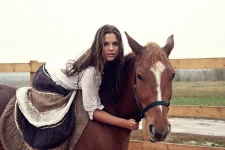 FUeUzPQ8120.webp