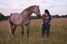 EKTMBjhx9GE.webp
