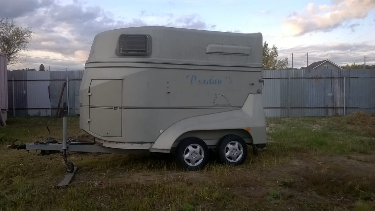 Продам коневоз машину